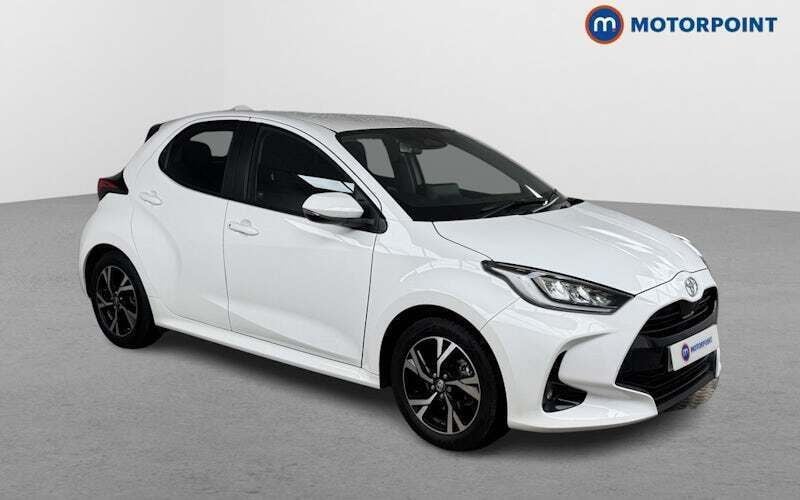 Used 2025 Toyota Yaris Hybrid Design Hatchback | £17,199 (Super price) - Image 1/4
