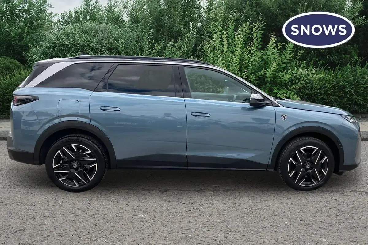 Used Peugeot 5008 GT 145 HP (106 kW) 2025 Blue SUV