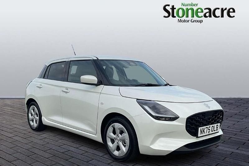Usado Suzuki Swift 82 HP (60 kW) 2025 Branco Citadino