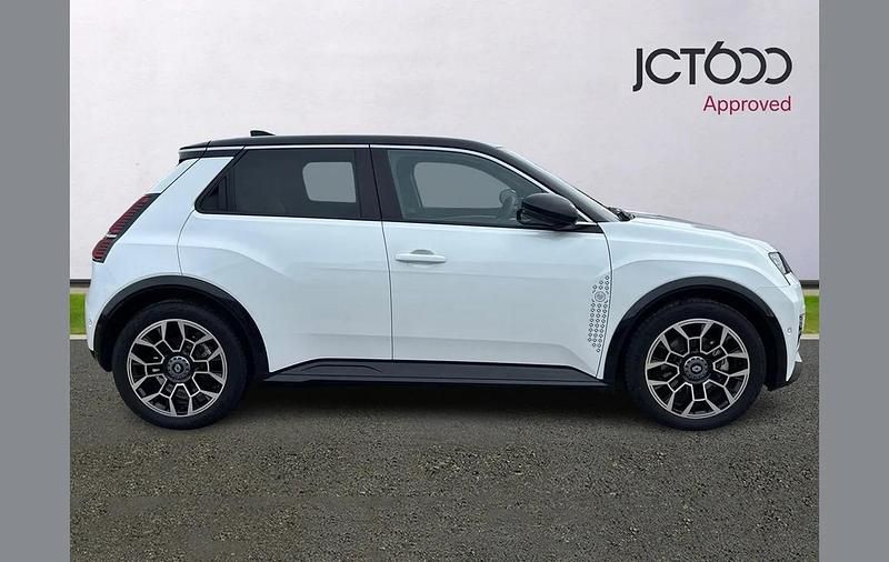 Used Renault R5 Komfort 108 kW (147 HP) 2025 Other Hatchback