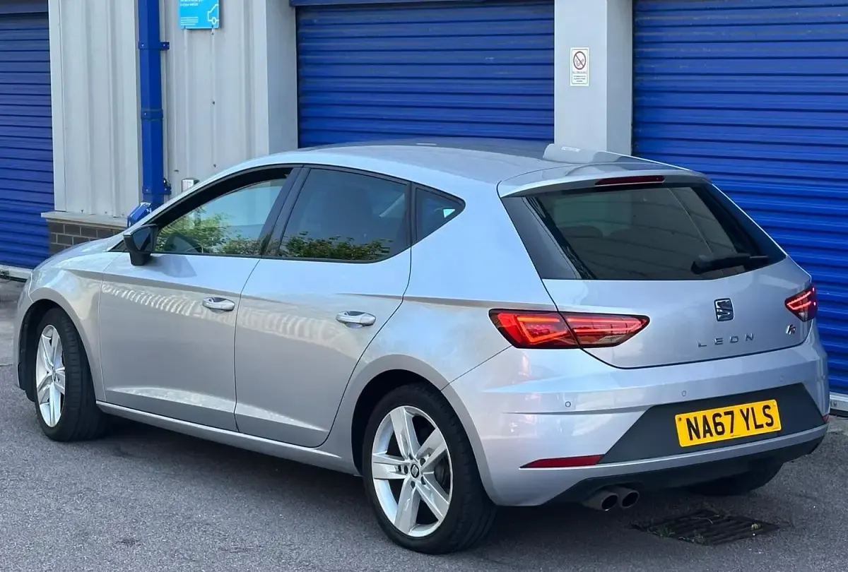 Used Seat Leon FR 125 HP (91 kW) 2017 Silver Hatchback