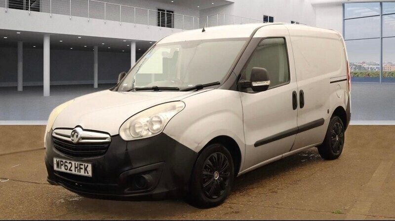 Silver Used 2013 Vauxhall Combo MPV | £1,795 (Super price) - Image 1/4