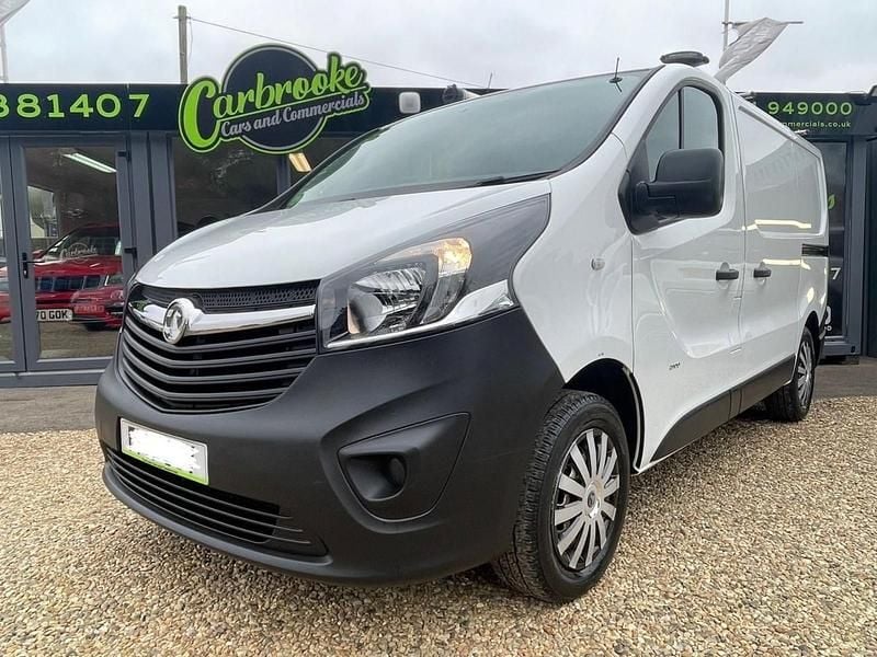 Used Vauxhall Vivaro 90 HP (66 kW) 2014 White MPV