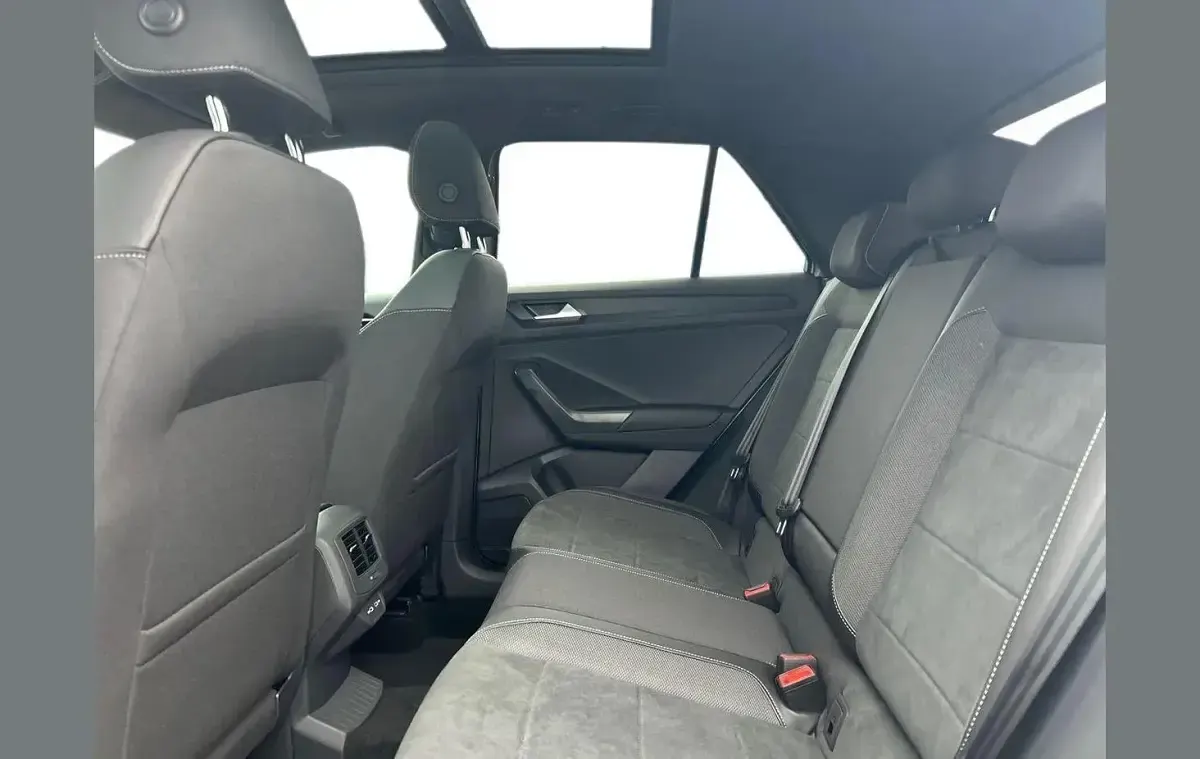 Used VW T-Roc Design 150 HP (110 kW) 2025 Silver SUV