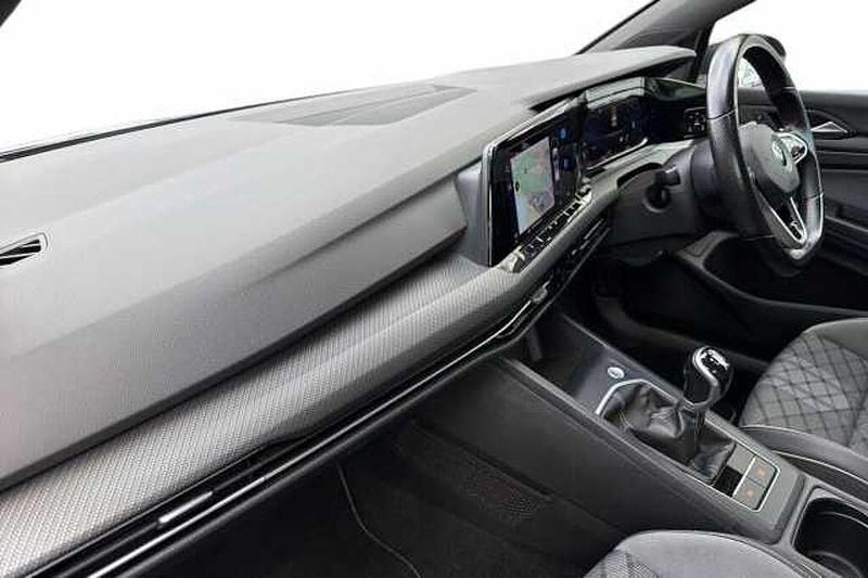 Second-hand VW Golf VIII R-line 130 CP (95 kW) 2020 Gri Hatchback