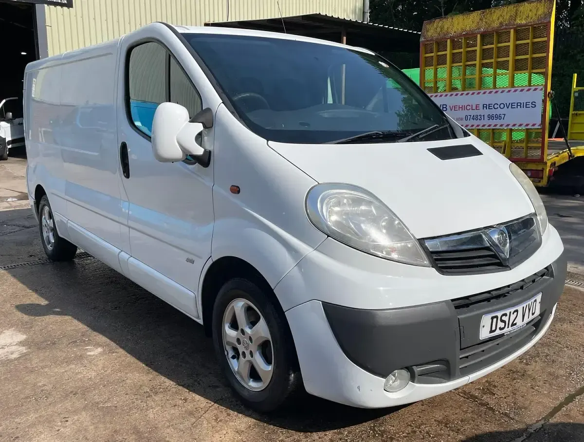 Used Vauxhall Vivaro Sportive 115 HP (84 kW) 2012 White MPV