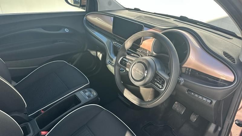 Used Fiat 500e 86 kW (118 HP) 2024 Gold Hatchback