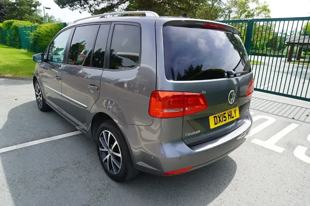 Used VW Touran Highline 140 HP (102 kW) 2015 MPV