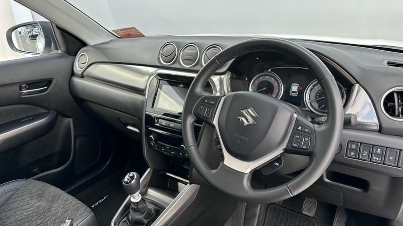 Image 2/4