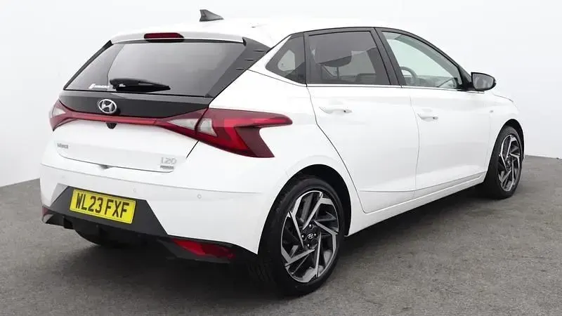 Usado Hyundai i20 Premium 100 CV (73 kW) 2023 Blanco Utilitario