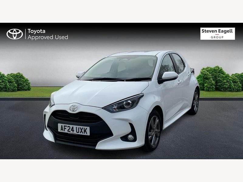 Used Toyota Yaris Hybrid 2024 White Hatchback