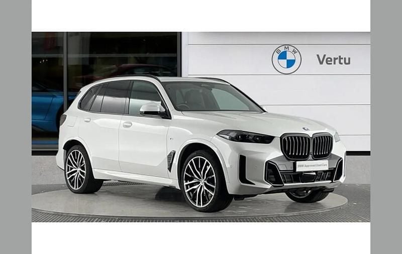 White Used 2025 BMW X5 M Sport SUV | £73,361 (Expensive) - Image 1/4