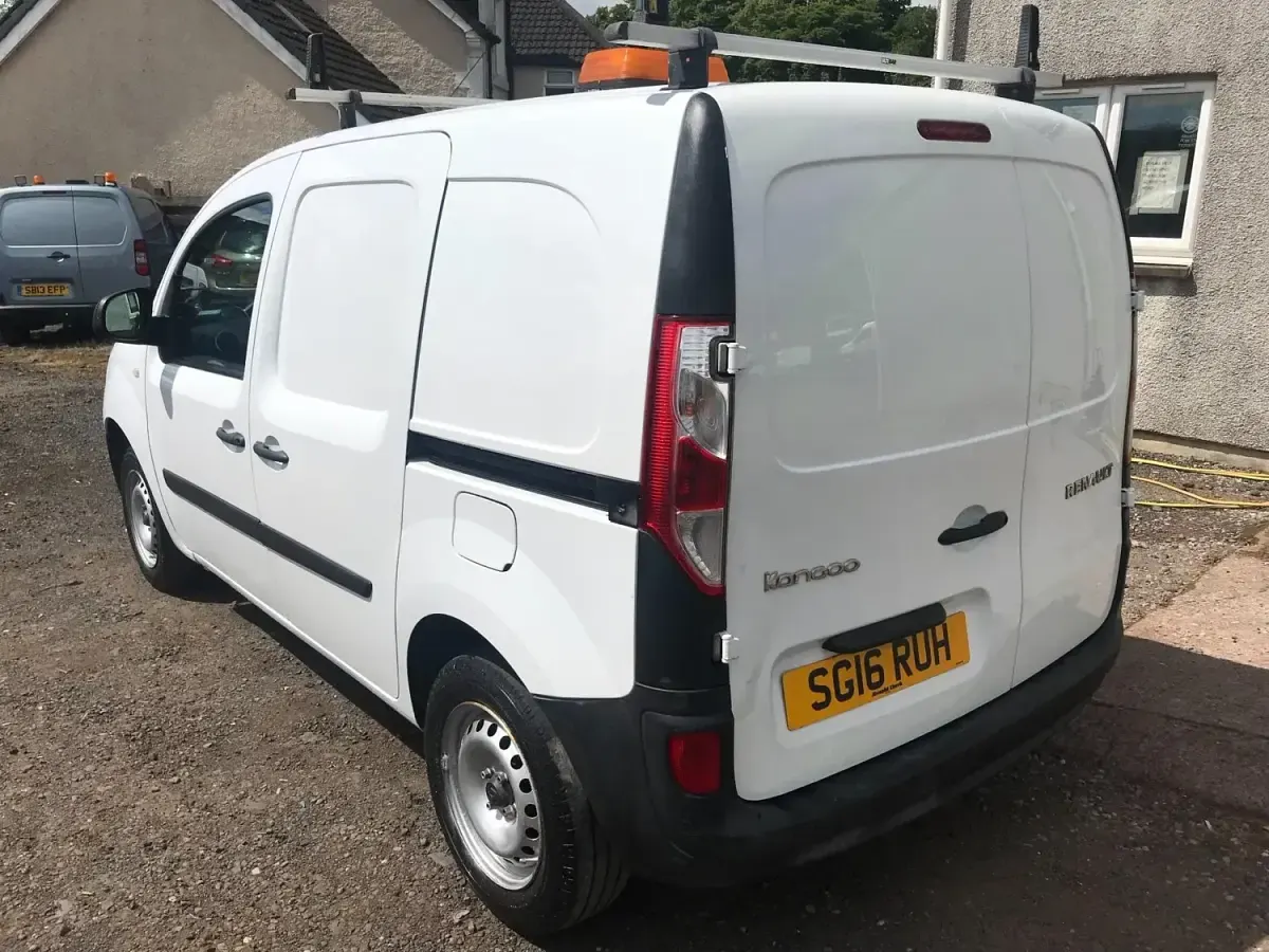 Usado Renault Kangoo Business 2016 Branco Monovolume