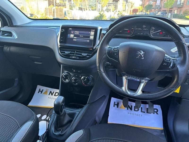 Used Peugeot 208 Active 2016 White Hatchback