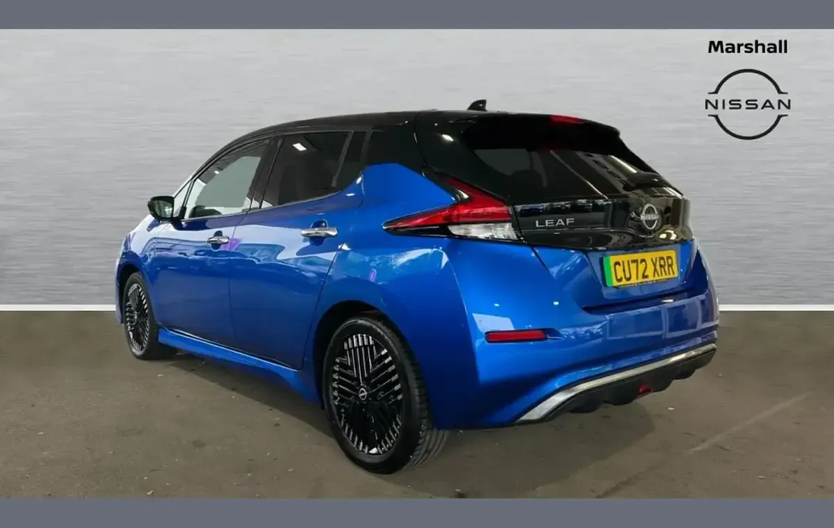 Used Nissan Leaf Tekna 108 kW (147 HP) 2023 Blue Hatchback