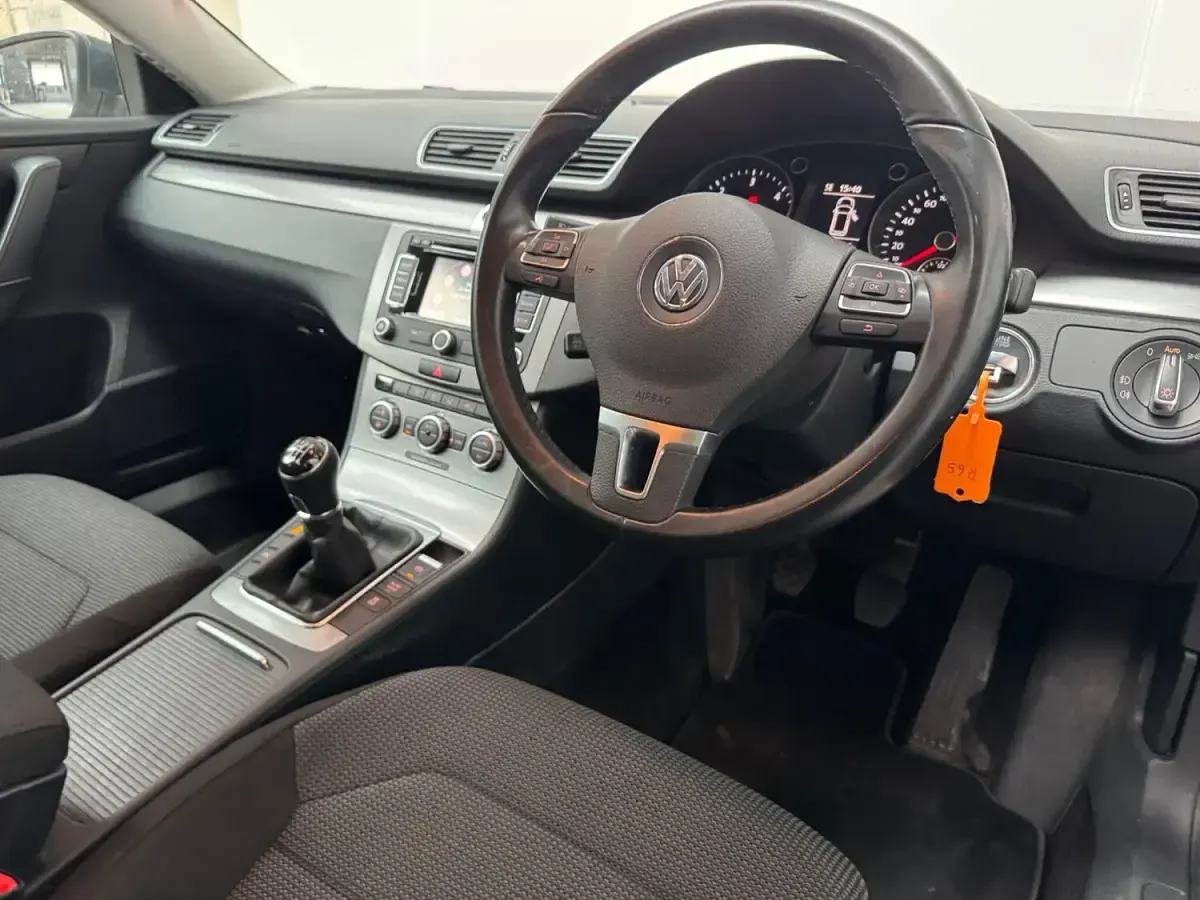 Used VW Passat Highline 140 HP (102 kW) 2013 Grey Estate
