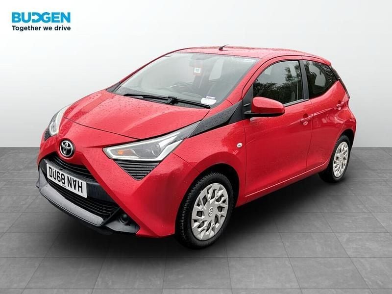 Usado Toyota Aygo X-play 2018 Vermelho Citadino