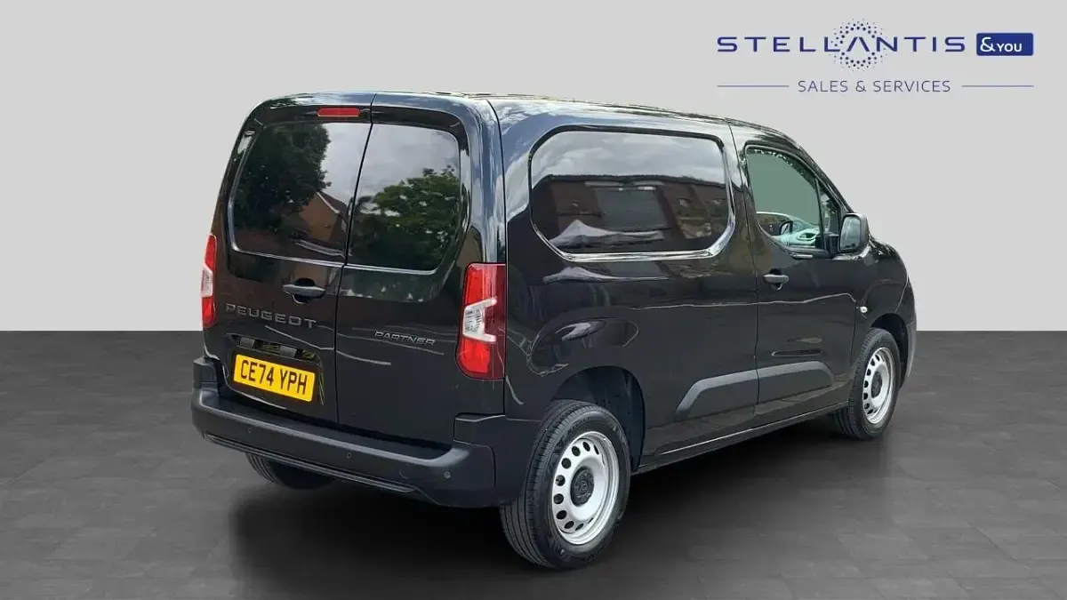 Used Peugeot Partner S 101 HP (74 kW) 2024 Black MPV