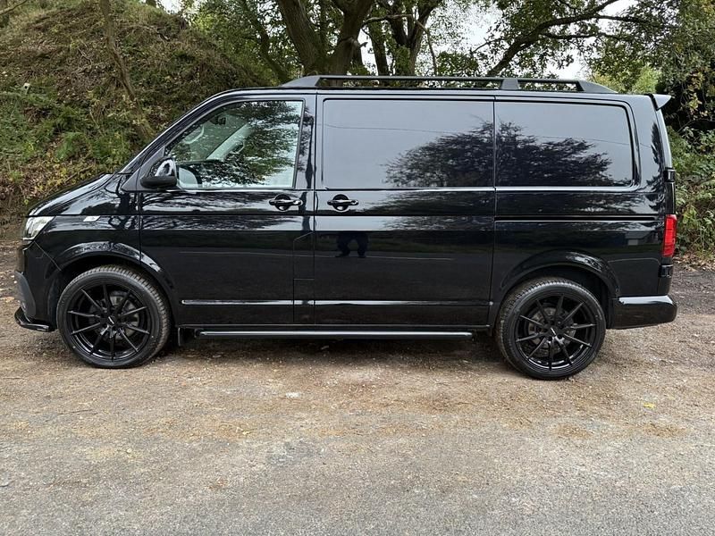 Second-hand VW Transporter Highline 2022 Negru Van