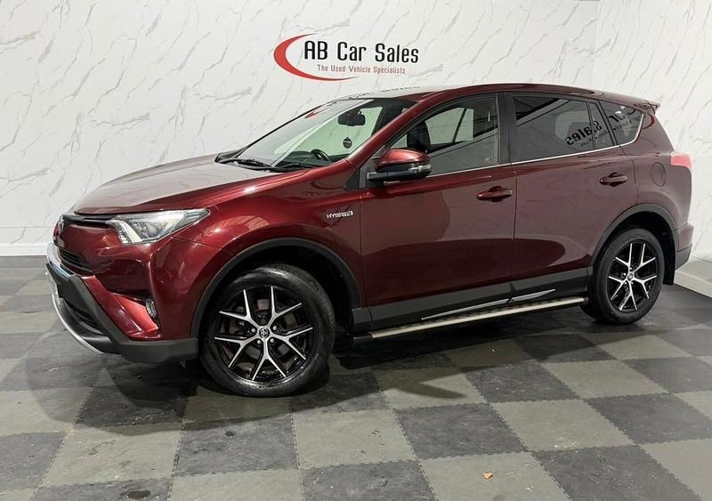 Used Toyota RAV4 197 HP (144 kW) 2016 Red SUV