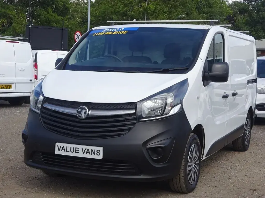 Used Vauxhall Vivaro 95 HP (69 kW) 2019 White MPV