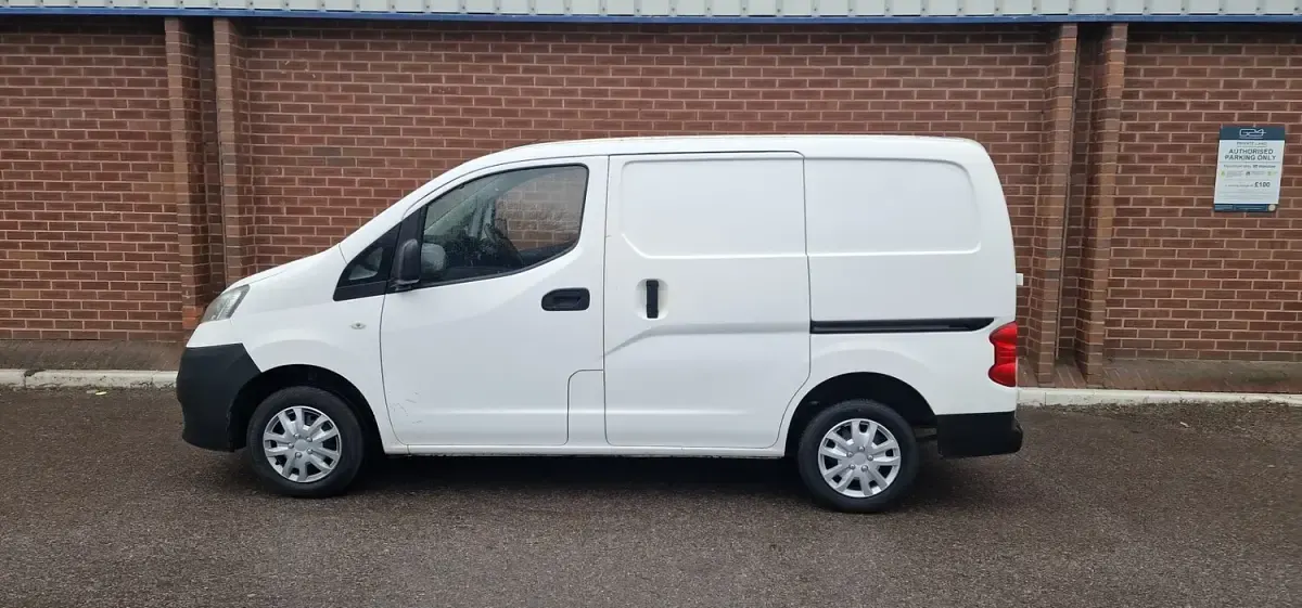 Used Nissan NV200 Acenta 2018 White MPV