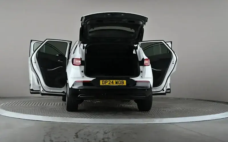Used Vauxhall Grandland X 224 HP (164 kW) 2024 White SUV