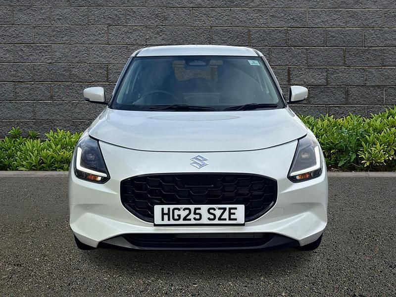 Used Suzuki Swift 82 HP (60 kW) 2025 White Hatchback