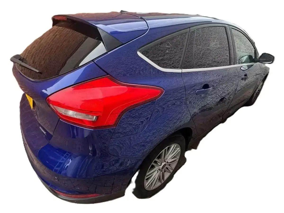 Used Ford Focus Zetec 125 HP (91 kW) 2017 Blue Hatchback