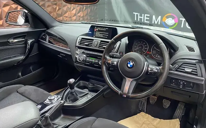 Used BMW 118 M Sport 150 HP (110 kW) 2017 White Hatchback
