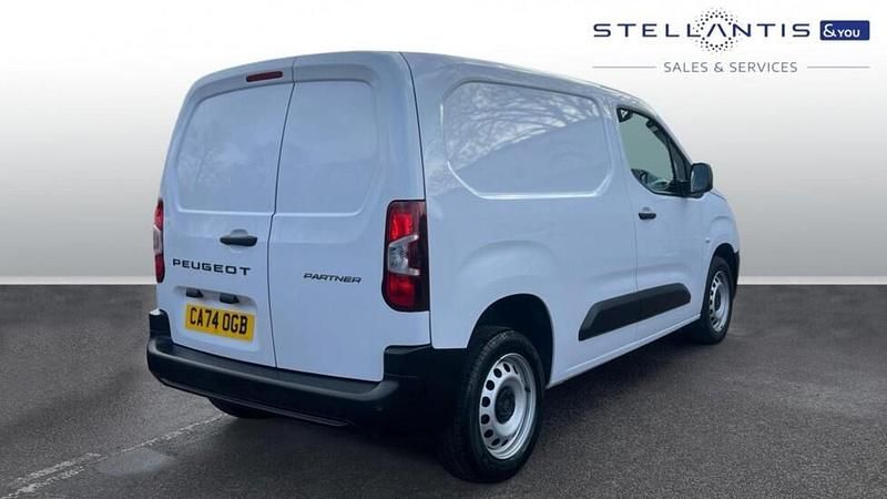 Used Peugeot Partner 129 HP (94 kW) 2024 White MPV