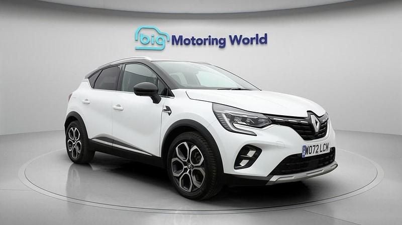 Used Renault Captur Techno 145 HP (106 kW) 2023 White SUV