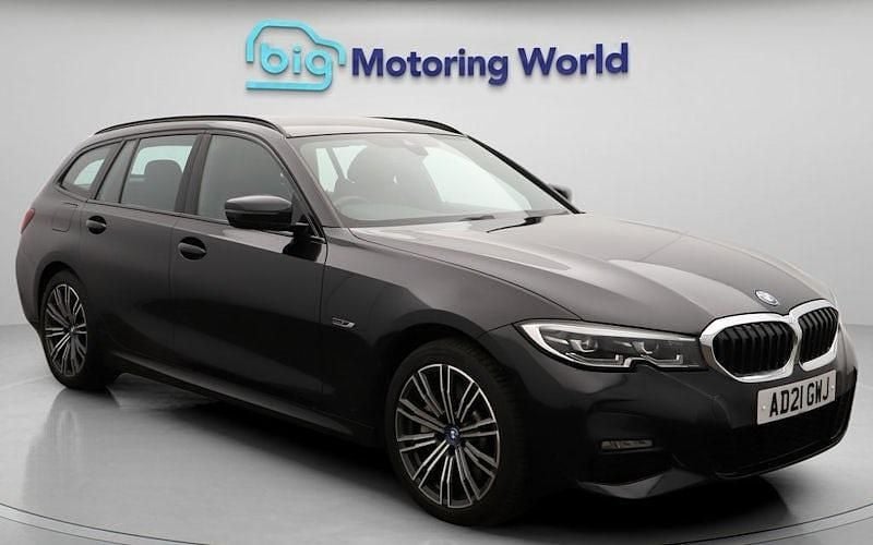 Used 2021 BMW 330e M Sport Estate | £19,500 (Fair price) - Image 1/4