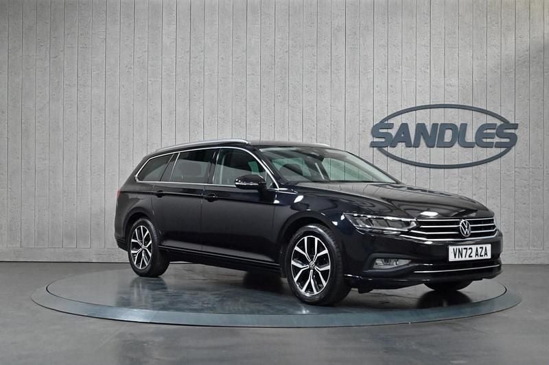 Black Used 2022 VW Passat SEL Estate | £17,399 (Fair price) - Image 1/4