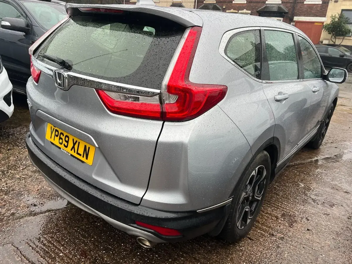 Used Honda CR-V SE 190 HP (139 kW) 2020 Silver SUV