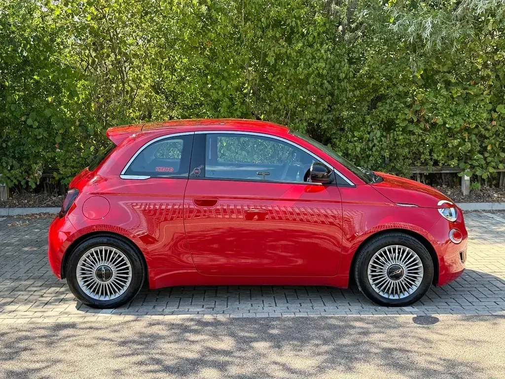 Used Fiat 500e Red 86 kW (118 HP) 2025 Red Hatchback