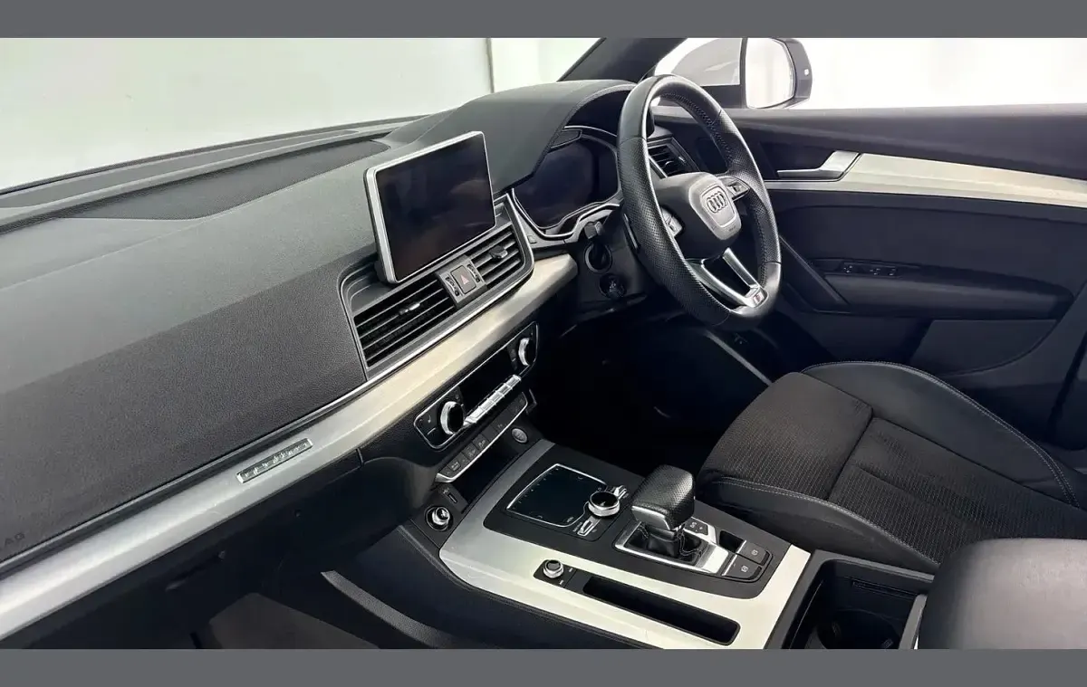 Used Audi Q5 S-Line 190 HP (139 kW) 2019 White SUV