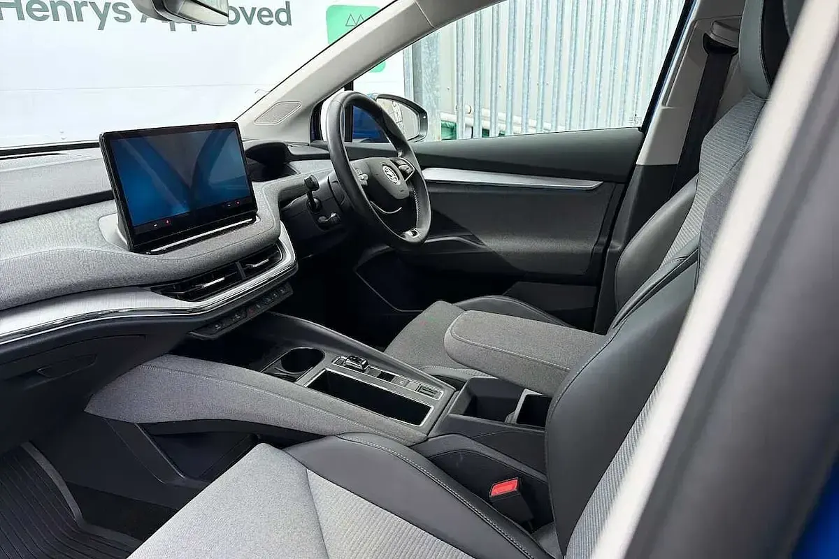 Used Skoda Enyaq iV 125 kW (170 HP) 2025 Race blue metallic SUV