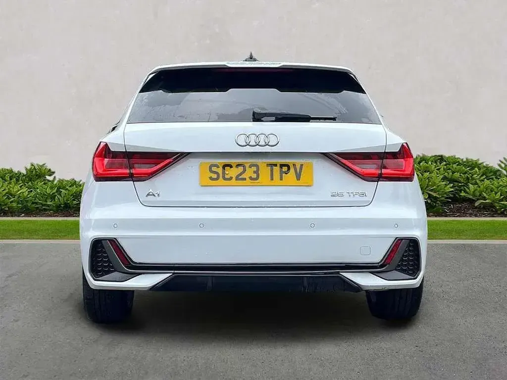 Used Audi A1 S-Line 94 HP (69 kW) 2023 White SUV
