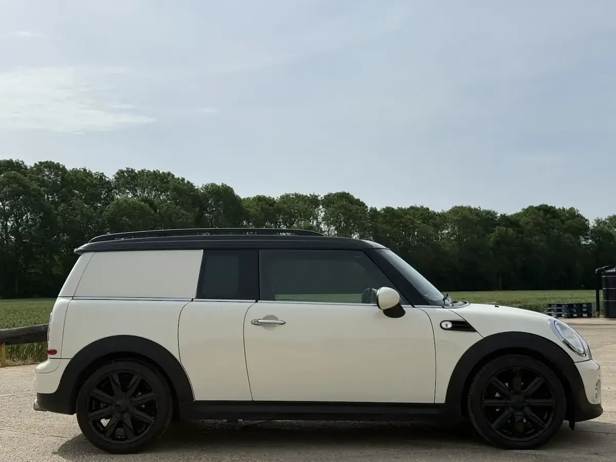 Used Mini Cooper D 2013 White Hatchback