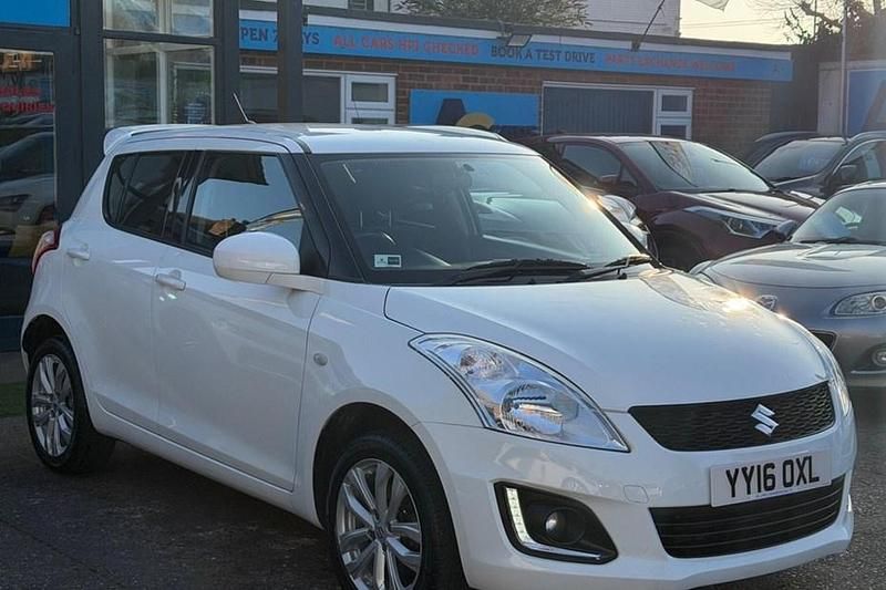 Used Suzuki Swift SZ3 94 HP (69 kW) 2016 White Hatchback