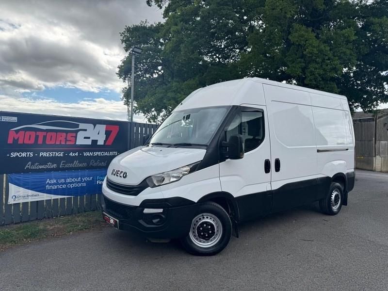 White Used 2018 Iveco Daily MPV | £6,995 (Fair price) - Image 1/3