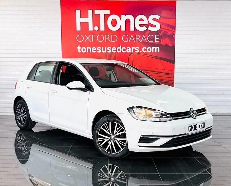 Used VW Golf VII SE 110 HP (80 kW) 2018 White Hatchback