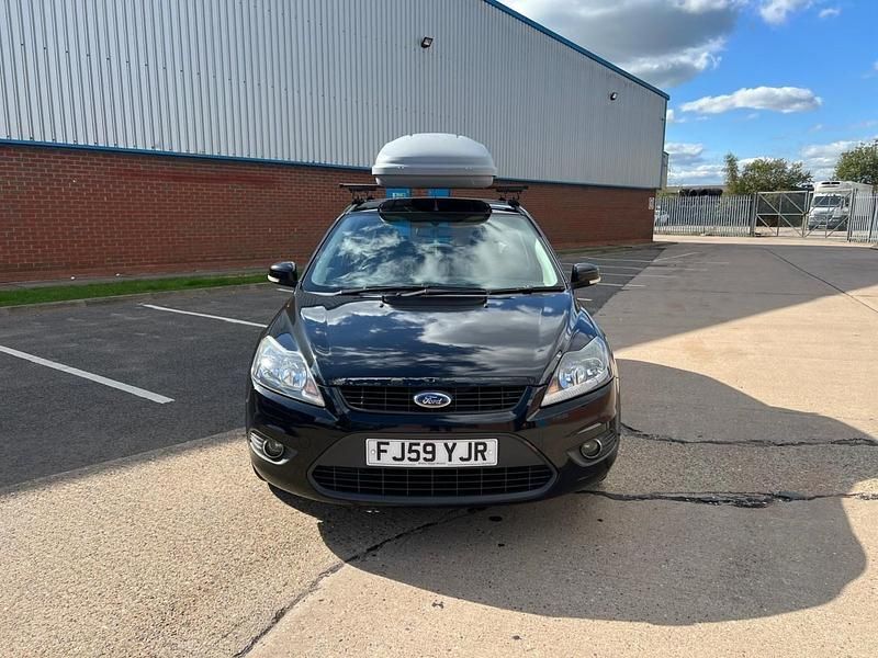 Black Used 2009 Ford Focus Zetec Estate | £1,999 (Good price) - Image 1/4