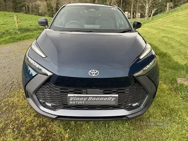 New Toyota C-HR Design 140 HP (102 kW) 2025 Blue SUV