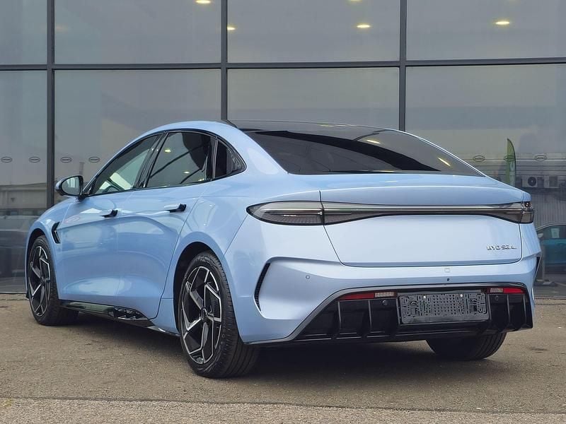 New BYD Seal Design 230 kW (313 HP) 2026 Ice blue