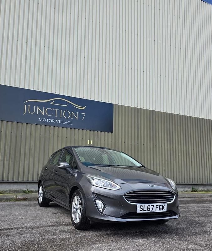 Used Ford Fiesta Zetec 70 HP (51 kW) 2018 Grey Hatchback