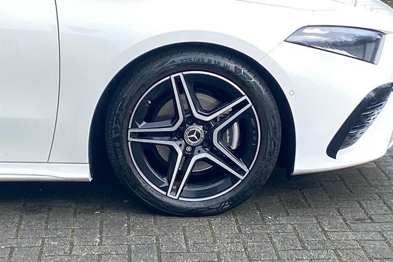 Used Mercedes A180 Executive 136 HP (100 kW) 2025 White Hatchback