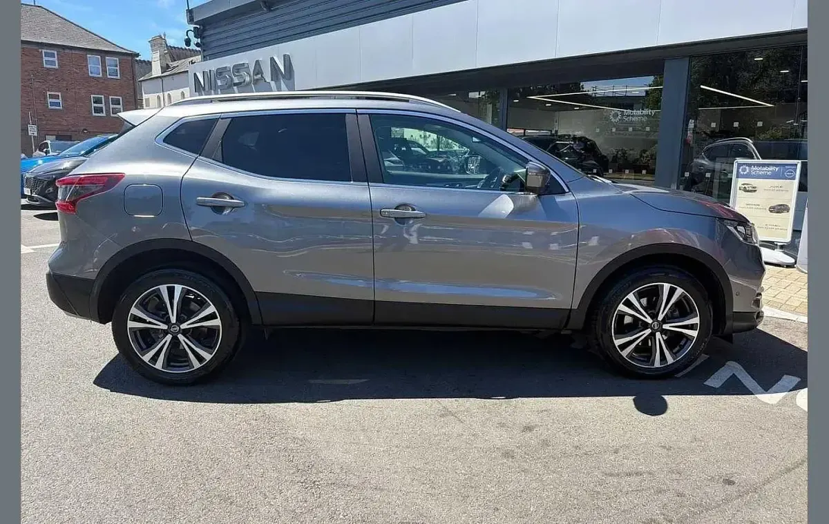Used Nissan Qashqai N-Connecta 138 HP (101 kW) 2020 Grey SUV
