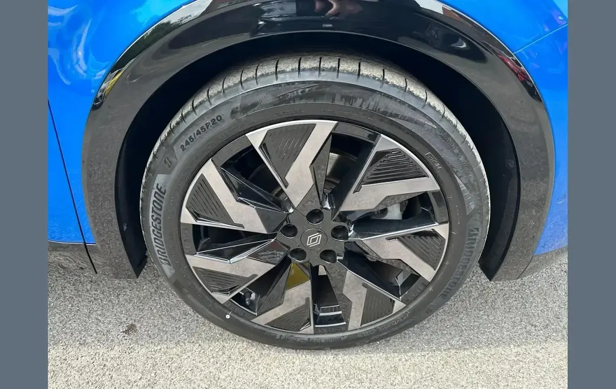 Begagnad Renault Rafale Techno Esprit Alpine 196 HK (144 kW) 2024 Blå SUV